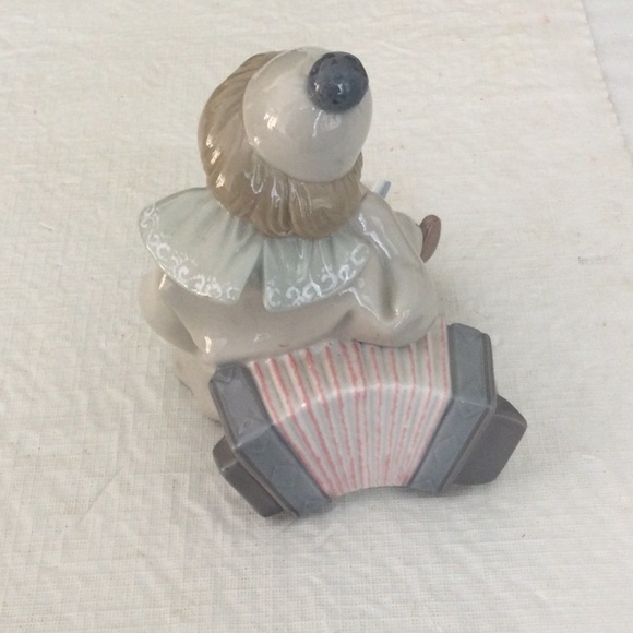 Home Lladro Girl with Accordion issue year 1971 in perfect condition - Picture 3 of 7